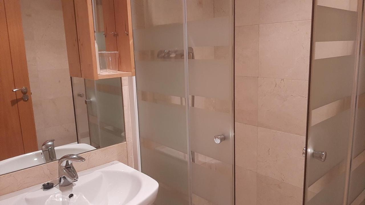 Torre De La Fuente Aprtovistas Piscina Parking Apartment Овиедо Екстериор снимка