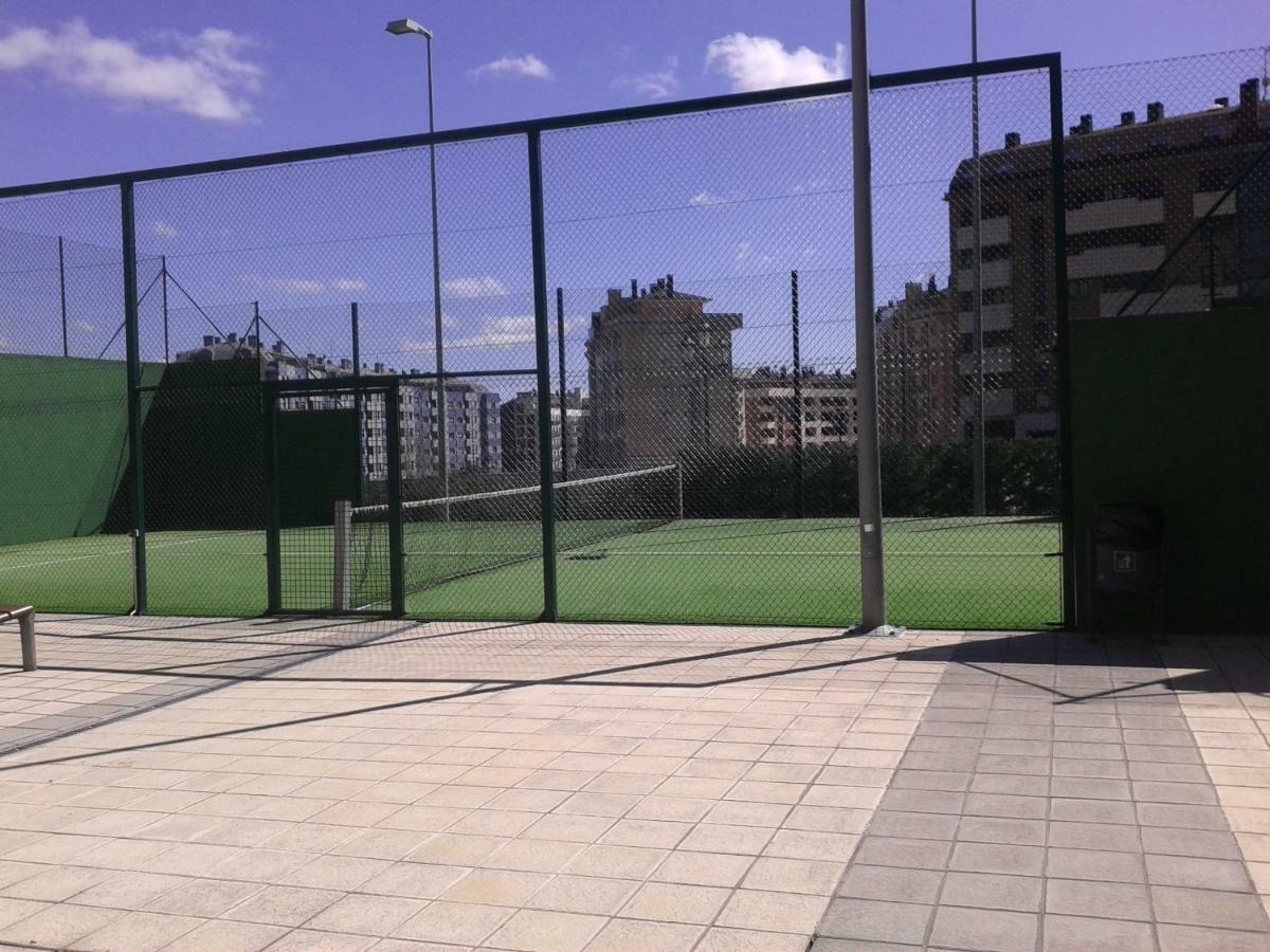 Torre De La Fuente Aprtovistas Piscina Parking Apartment Овиедо Екстериор снимка
