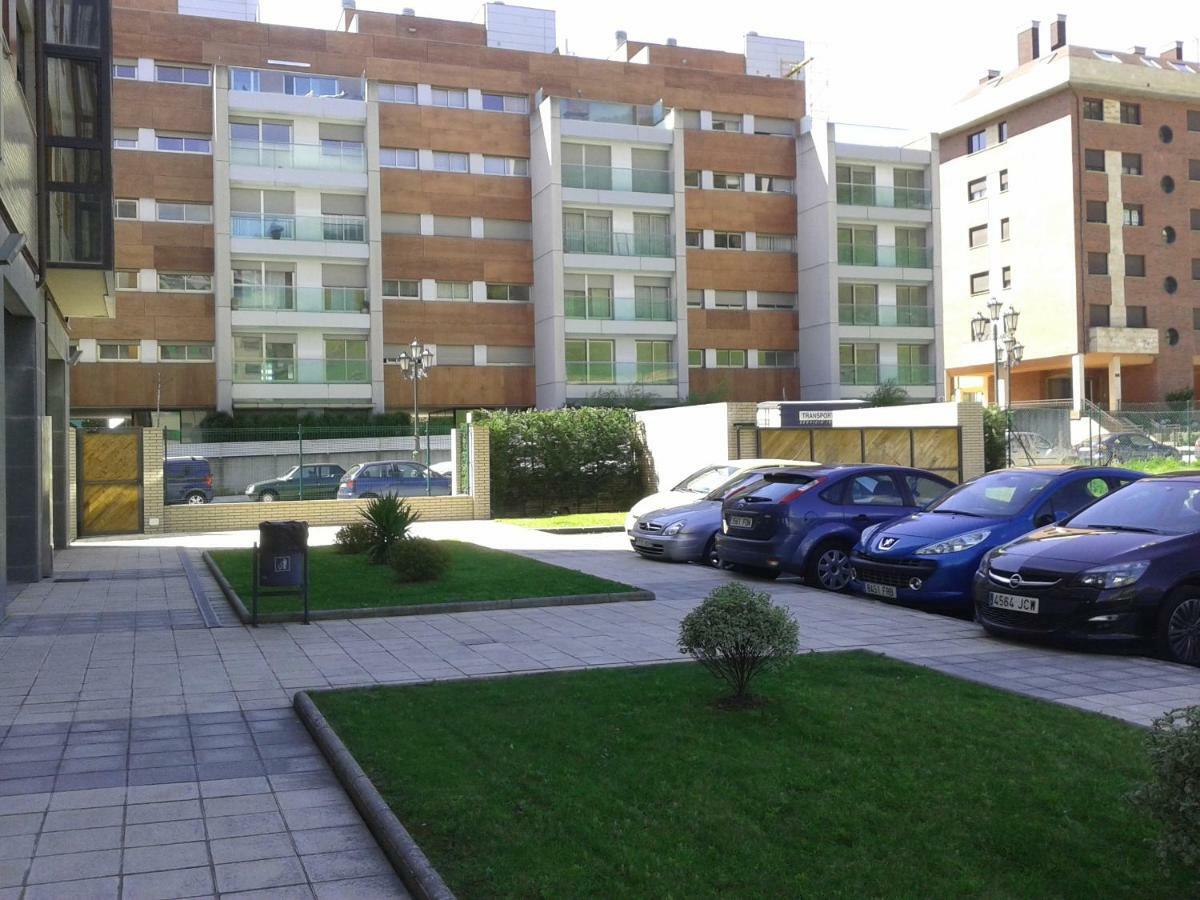 Torre De La Fuente Aprtovistas Piscina Parking Apartment Овиедо Екстериор снимка